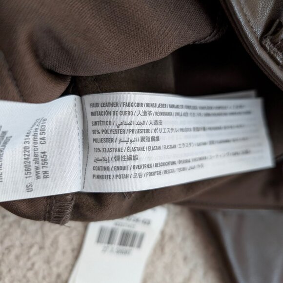 NWT Abercrombie Curve Love 90's Straight Ultra High Rise Vegan Leather Pant - Picture 6 of 7